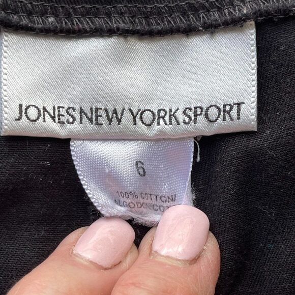 Jones of New York Sport Shorts, Size 6 - Picture 4 of 8